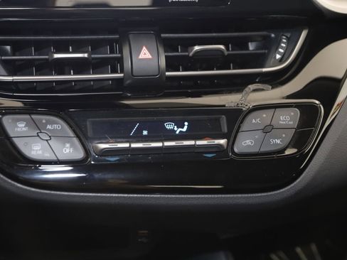 Used 2021 Toyota C-HR LE image 27