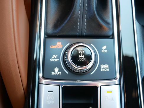 Certified 2025 Kia Telluride SX Prestige X-Line AWD/4WD image 32