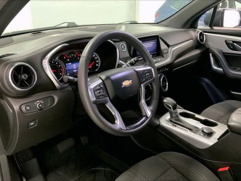 Used 2022 Chevrolet Blazer LT image 2
