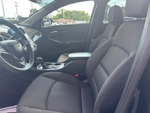 Used 2020 Chevrolet Malibu LS FWD image 2