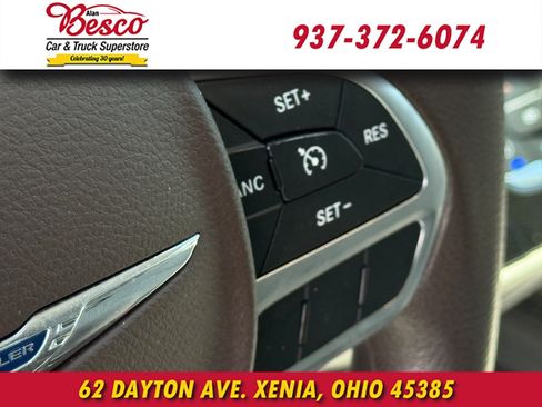 Used 2017 Chrysler Pacifica Touring FWD image 11