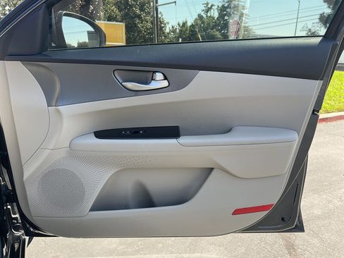 Used 2019 Kia Forte LXS image 37