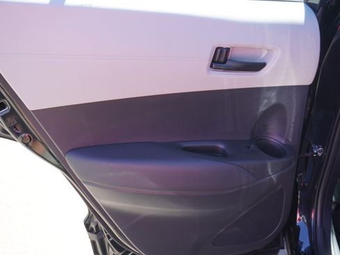 Used 2025 Toyota Corolla Cross L FWD image 12