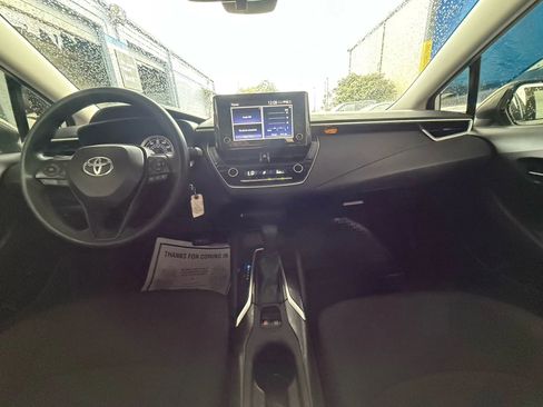 Used 2022 Toyota Corolla LE image 9