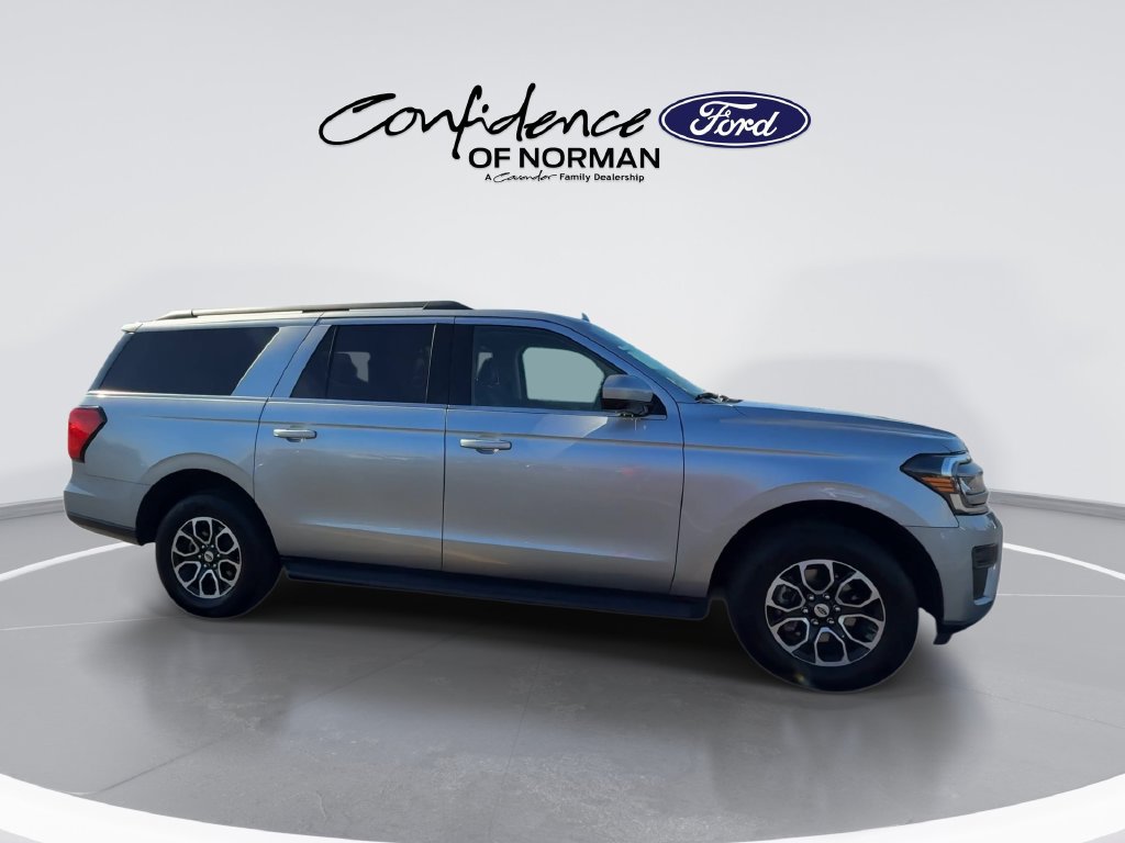 Used 2024 Ford Expedition Max XLT AWD/4WD image 3