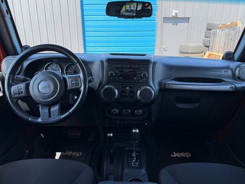 Used 2014 Jeep Wrangler Unlimited Sport w/ Quick Order Package 24S AWD/4WD image 16