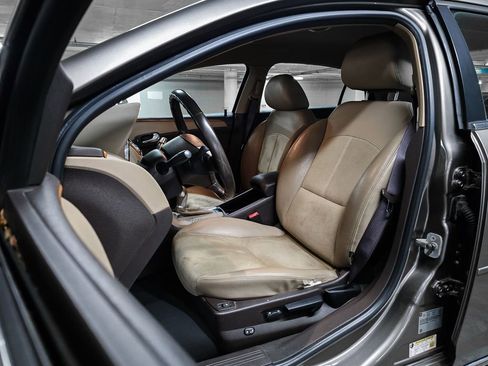 Used 2010 Chevrolet Malibu LT w/ HFV6 Engine Package image 20