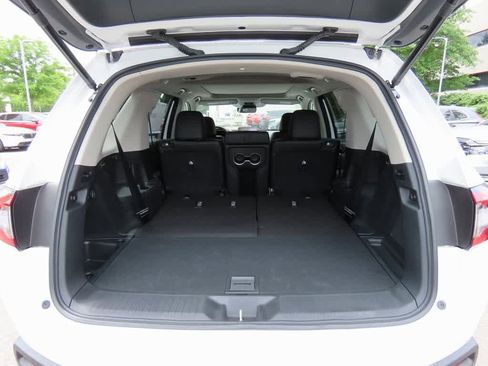 New 2025 Honda Pilot Touring image 11