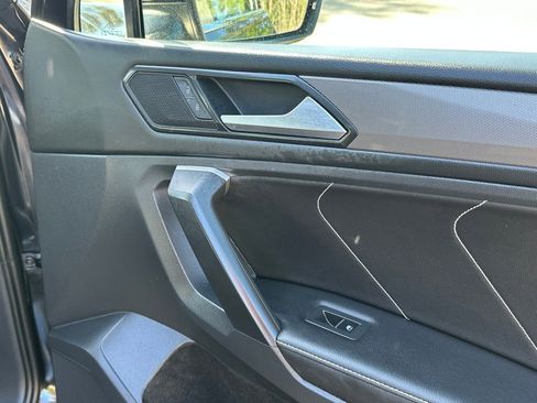 Used 2023 Volkswagen Tiguan SE image 47