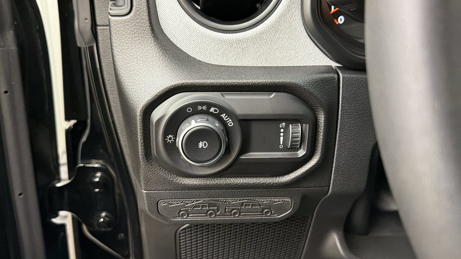 Used 2025 Jeep Wrangler Unlimited Sport AWD/4WD image 30