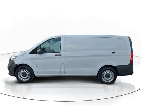 Used 2021 Mercedes-Benz Metris image 5