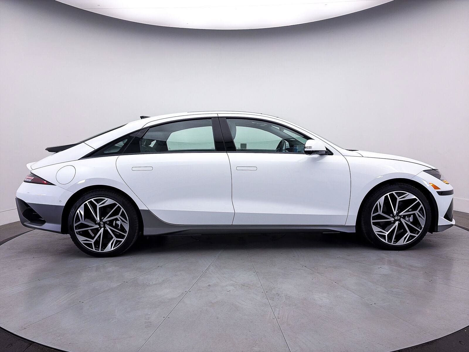 Used 2025 Hyundai Ioniq 6 Limited RWD image 43