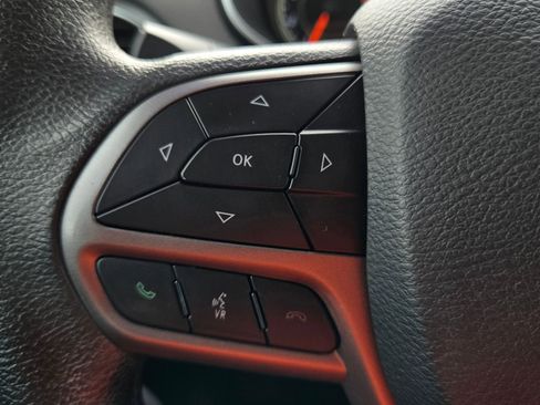 Used 2019 Jeep Cherokee Latitude w/ Popular Appearance Group image 24