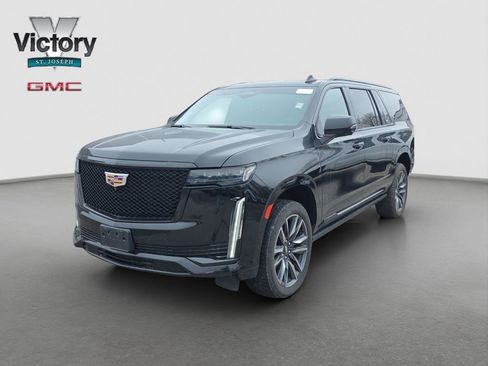 Used 2023 Cadillac Escalade ESV Sport Platinum AWD/4WD image 3
