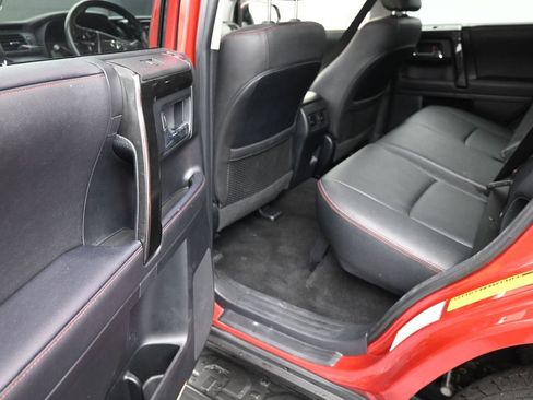 Used 2024 Toyota 4Runner TRD Off-Road Premium AWD/4WD image 12