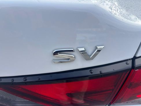 Used 2024 Nissan Sentra SV FWD image 5
