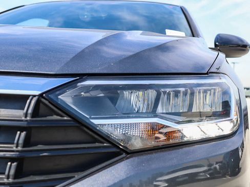 Used 2020 Volkswagen Jetta R-Line w/ R-Line Cold Weather Package image 7