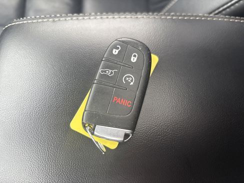 Used 2016 Jeep Grand Cherokee Limited image 30