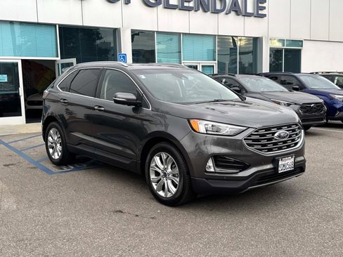 Used 2020 Ford Edge Titanium image 3