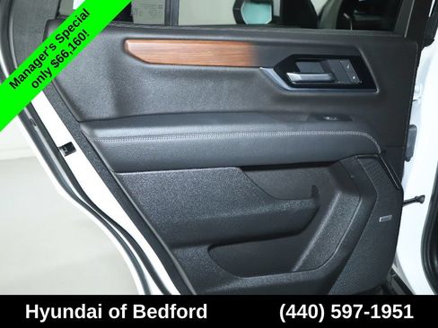 Used 2025 GMC Yukon Denali AWD/4WD image 15