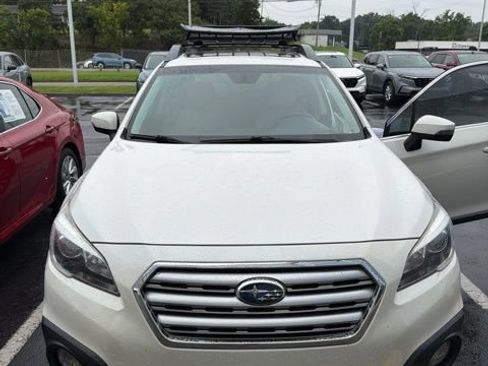 Used 2017 Subaru Outback 3.6R Limited AWD/4WD image 3