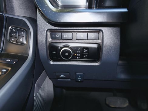 Used 2024 Ford F250 Lariat w/ Sport Appearance Package image 32