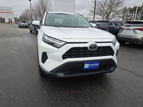 Used 2023 Toyota RAV4 XLE image 9