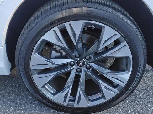 Certified 2025 Audi Q8 Premium Plus w/ Premium Plus Package image 13