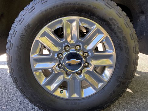 Used 2024 Chevrolet Silverado 2500 High Country w/ High Country Premium Package image 50