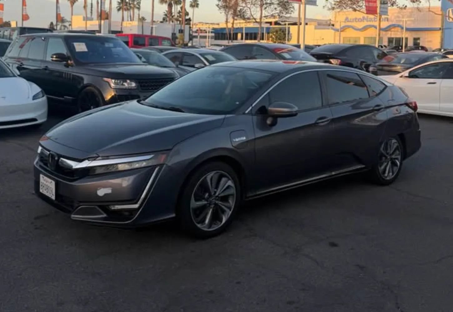 Used 2018 Honda Clarity Plug-In Hybrid image 2