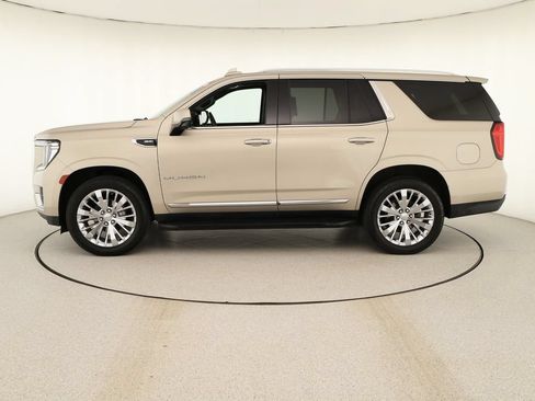 Used 2021 GMC Yukon SLT w/ SLT Luxury Plus Package AWD/4WD image 2