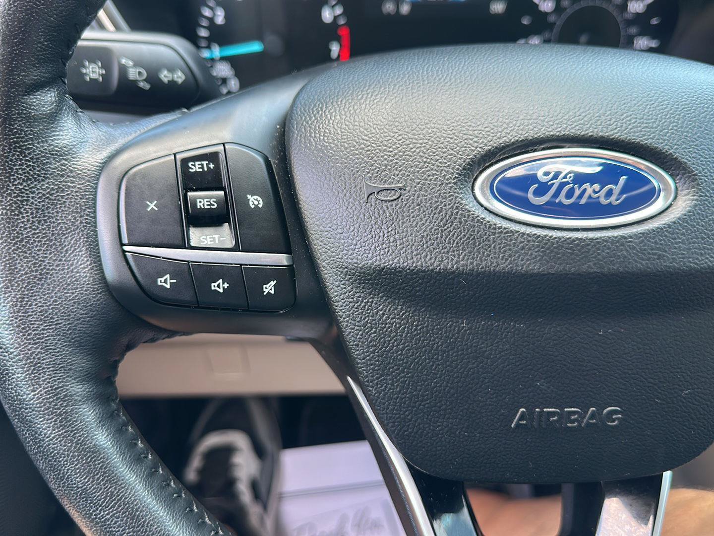 Used 2020 Ford Escape SEL AWD/4WD image 30