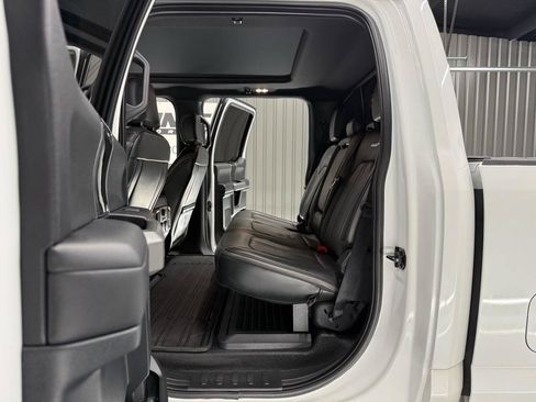 Used 2022 Ford F250 Platinum w/ FX4 Off-Road Package AWD/4WD image 22