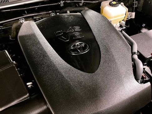 Certified 2022 Toyota Tacoma TRD Off-Road image 32