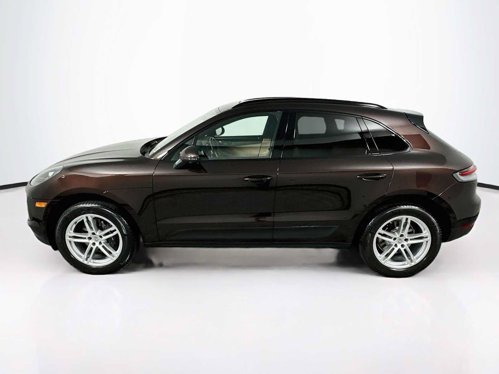 Certified 2021 Porsche Macan AWD/4WD image 2