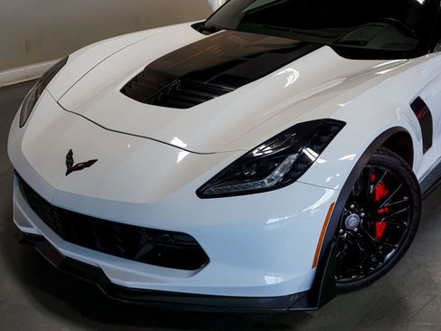 Used 2019 Chevrolet Corvette Z06 w/ Z07 Performance Package RWD image 79