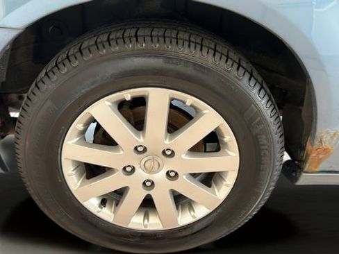 Used 2011 Chrysler Town & Country Touring-L w/ Entertainment Group #2 FWD image 21