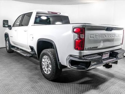 Used 2022 Chevrolet Silverado 2500 LT w/ Convenience Package AWD/4WD image 7