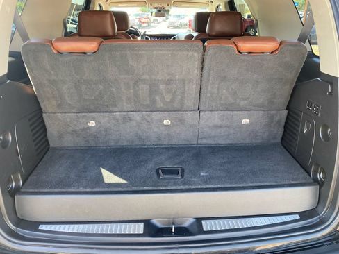 Used 2019 Cadillac Escalade Premium Luxury AWD/4WD image 45