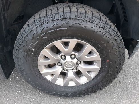 Used 2016 Toyota Tacoma SR5 w/ SR5 Appearance Package (SN) image 44