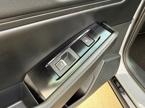 Used 2024 Honda Accord Touring image 8