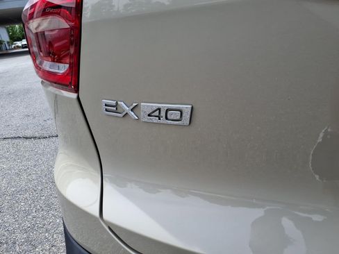 Certified 2025 Volvo EX40 Ultra AWD/4WD image 5
