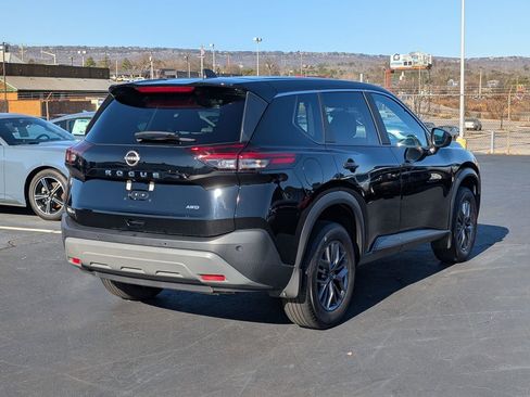 Used 2023 Nissan Rogue S image 18