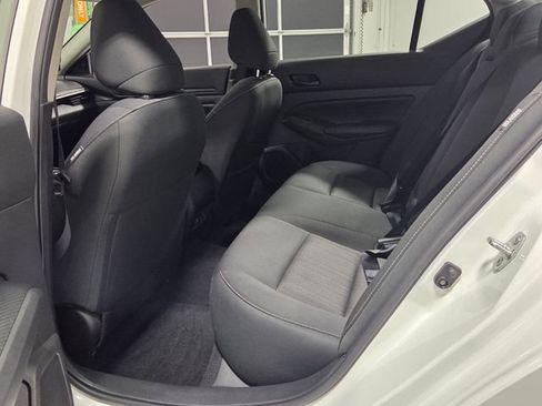 Used 2025 Nissan Altima 2.5 SV FWD image 6