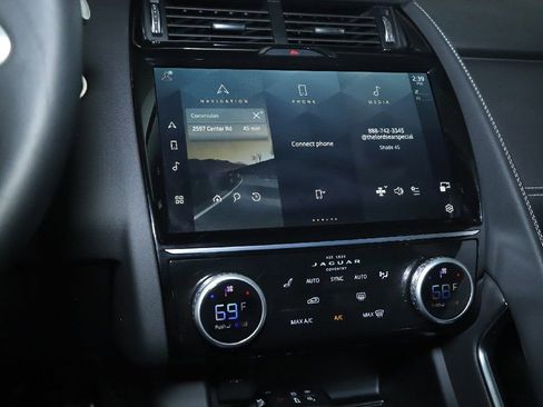 Certified 2024 Jaguar E-PACE R-Dynamic SE image 24