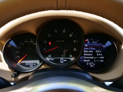 Used 2016 Porsche Boxster image 2