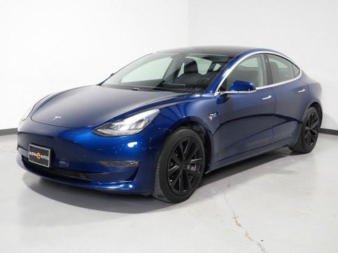 Used 2018 Tesla Model 3 image 11
