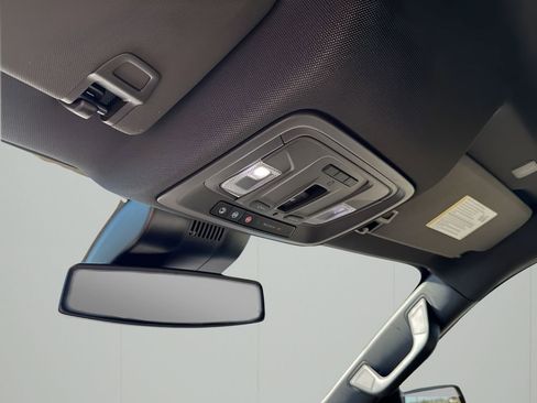 New 2026 GMC Sierra 1500 SLT w/ SLT Convenience Package image 35