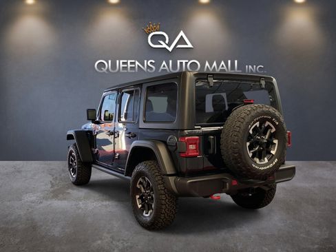 Used 2025 Jeep Wrangler Unlimited Rubicon AWD/4WD image 14