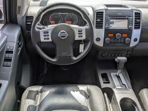 Used 2018 Nissan Frontier PRO-4X AWD/4WD image 11